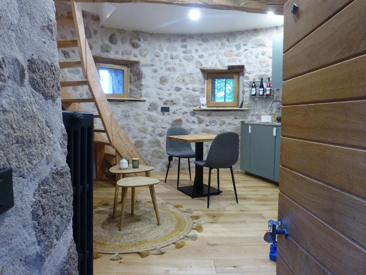 La Tour Du Canet Longessaigne 外观 照片