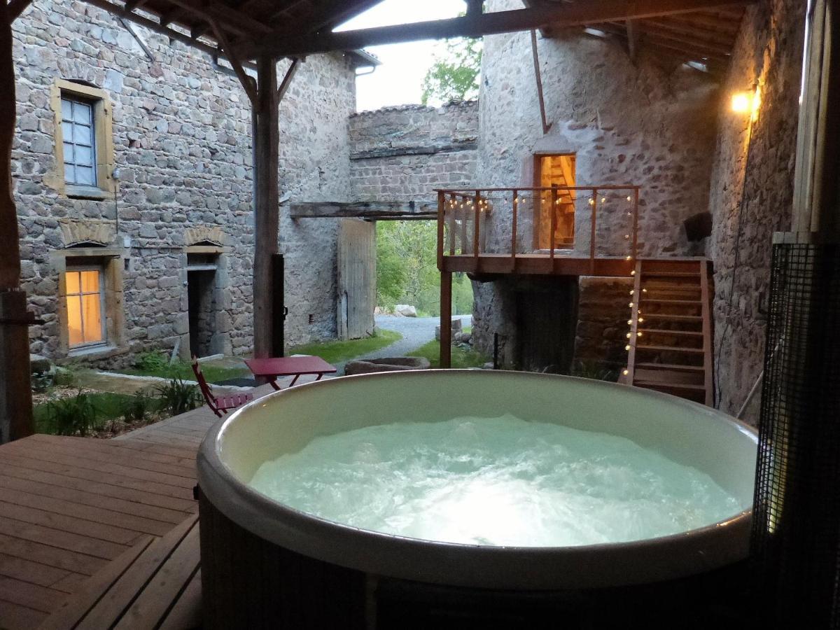 La Tour Du Canet Longessaigne 外观 照片
