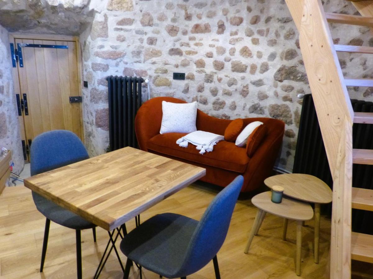 La Tour Du Canet Longessaigne 外观 照片