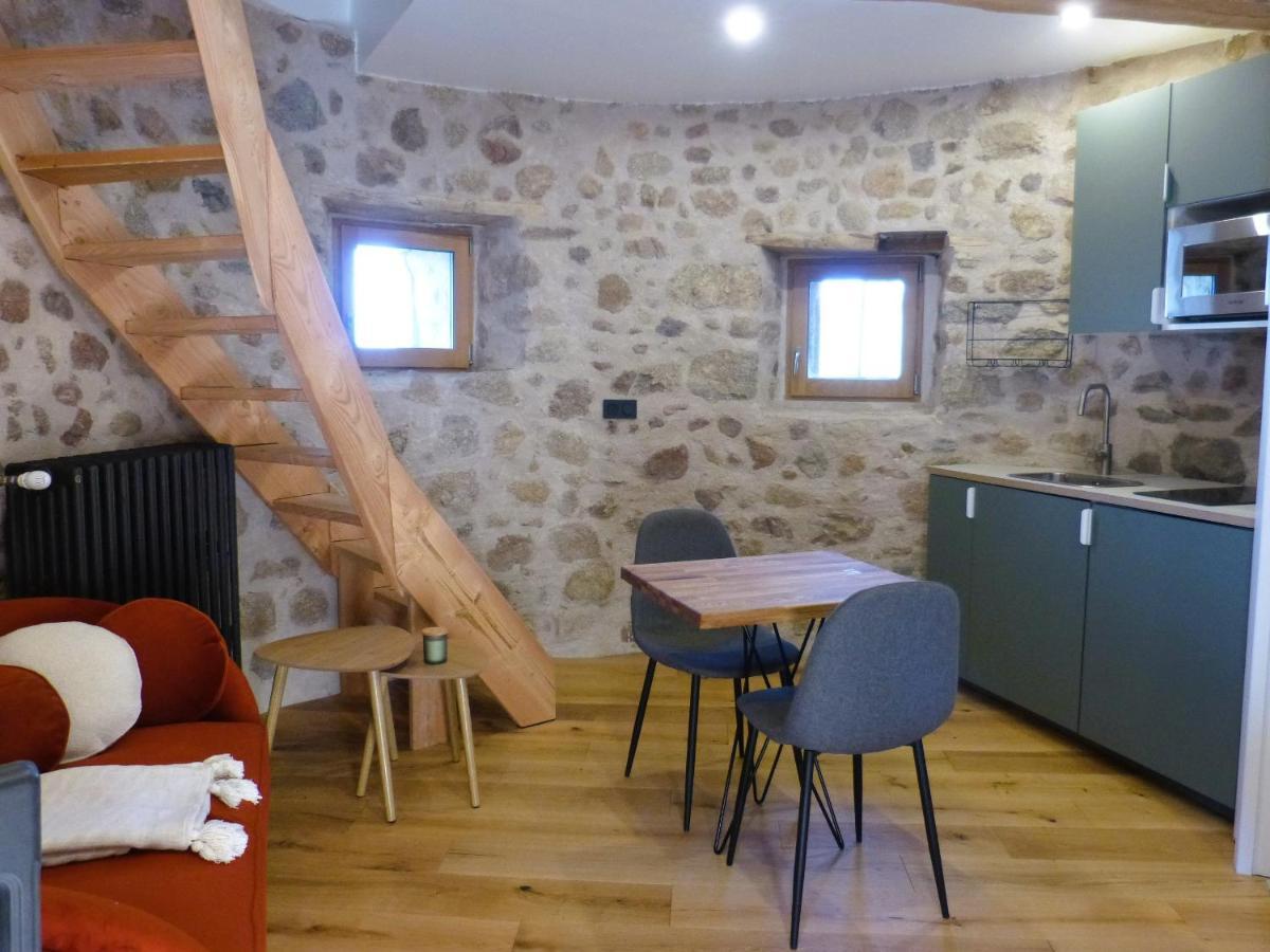La Tour Du Canet Longessaigne 外观 照片